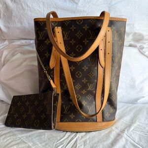 Louis Vuitton GM Bucket Bag Tote with Removable Pouch Pouchette